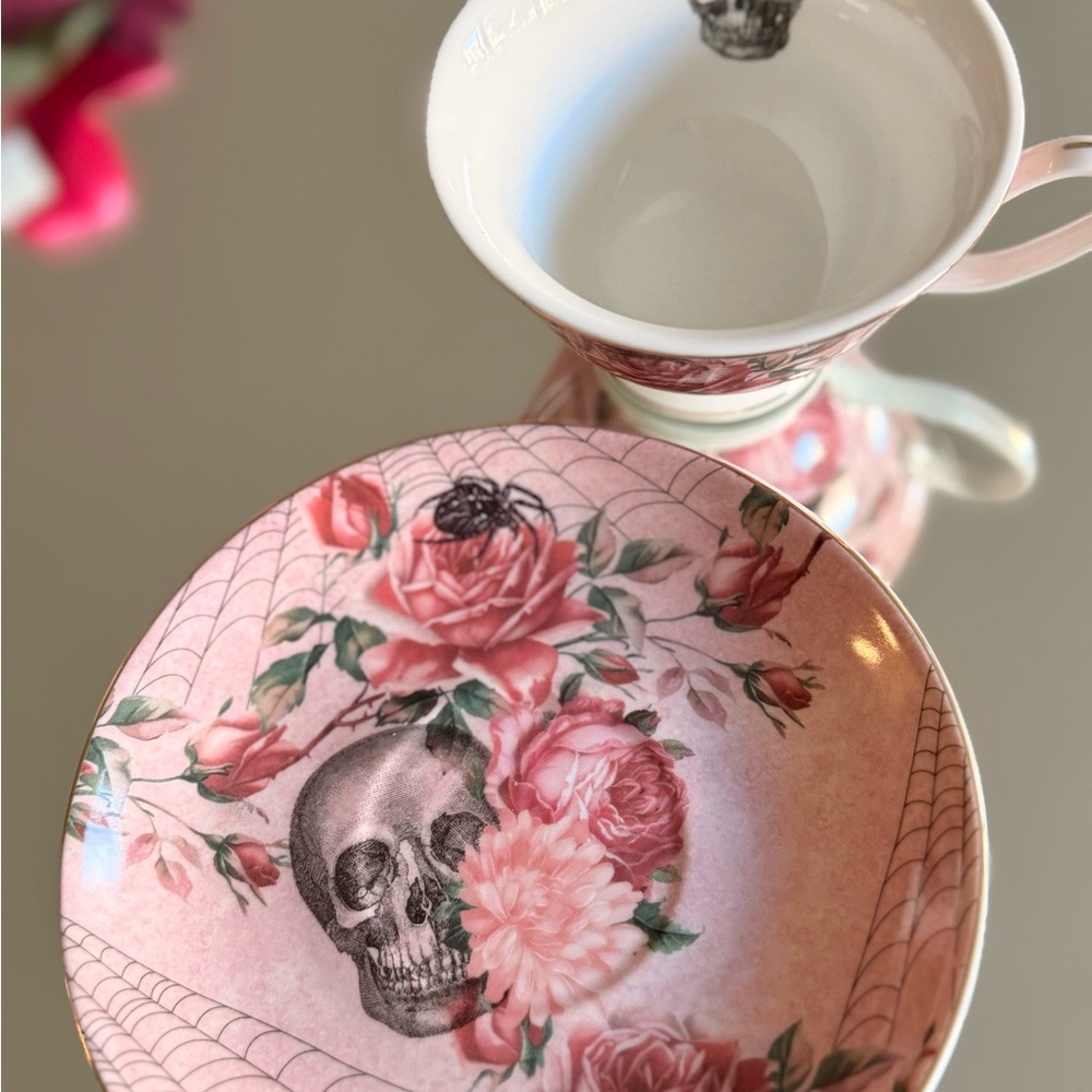 Park Château Gothic Teacup & Saucer – Pink Roses, Skull & Spider Web – Rare - Picture 6 of 9